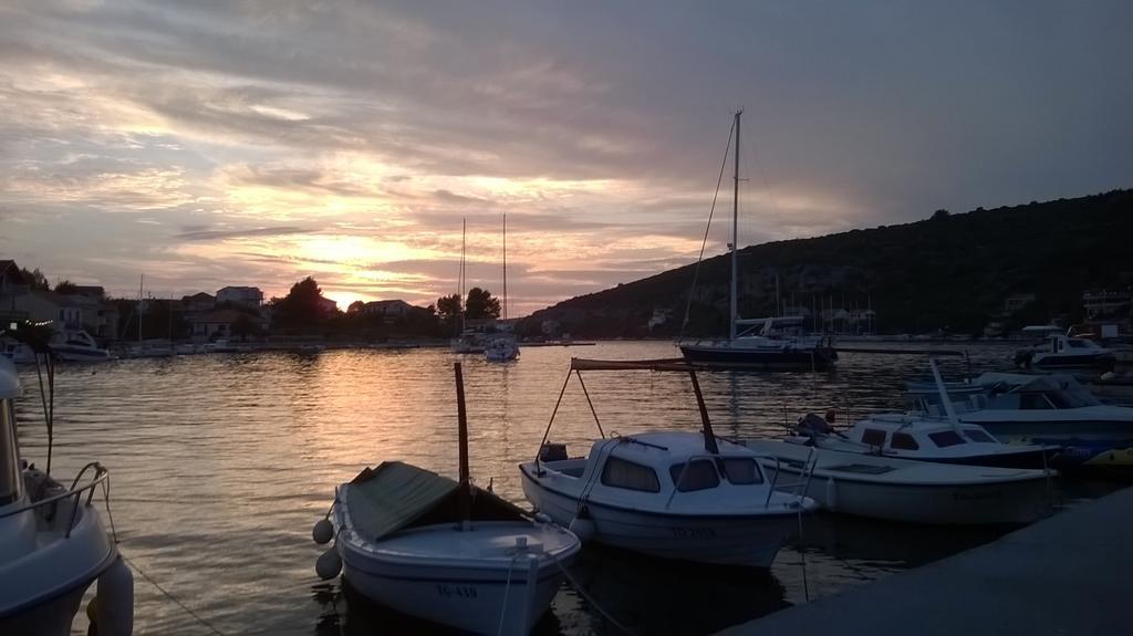 Apartmani Conar Veliki Drvenik Dış mekan fotoğraf