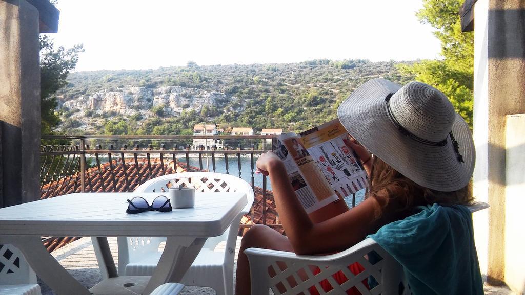 Apartmani Conar Veliki Drvenik Dış mekan fotoğraf