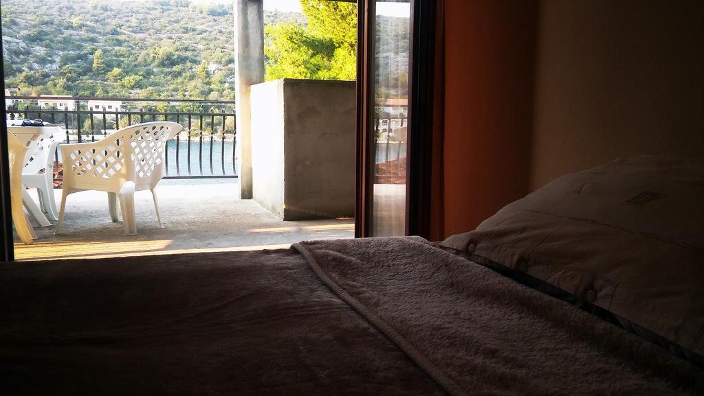 Apartmani Conar Veliki Drvenik Dış mekan fotoğraf