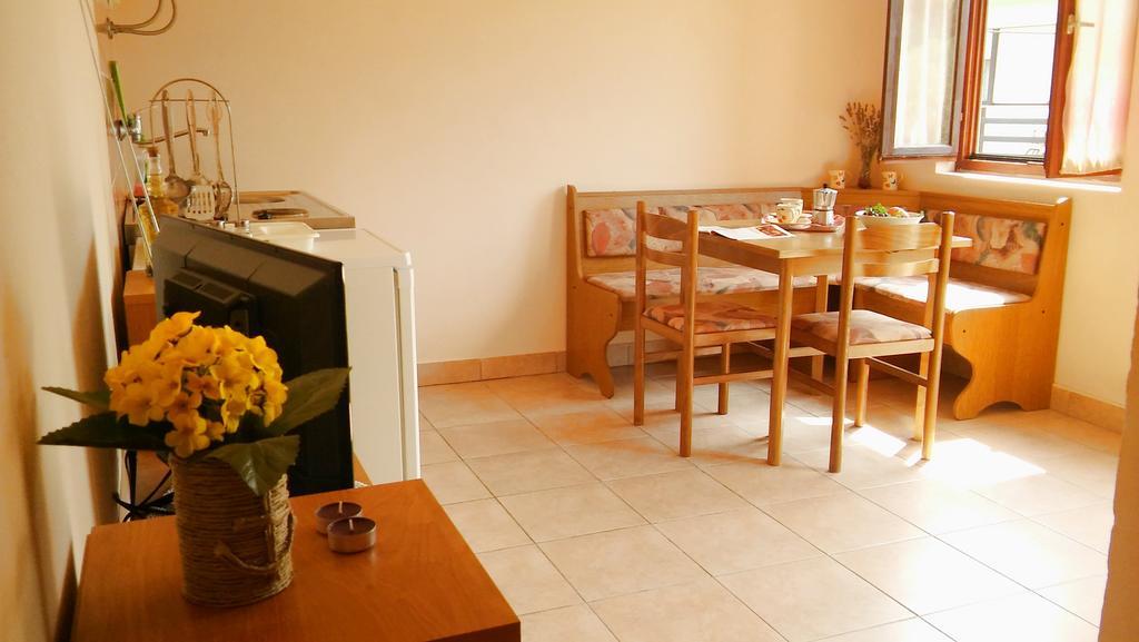 Apartmani Conar Veliki Drvenik Dış mekan fotoğraf